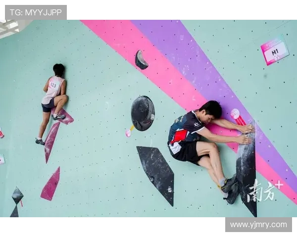 南京攀岩队与杭州攀岩队赛后复盘分析团队配合与战术策略